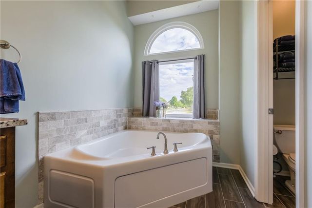 3764 SW Boulder Drive, Lee's Summit, MO 64082