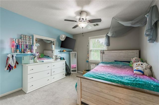 3764 SW Boulder Drive, Lee's Summit, MO 64082