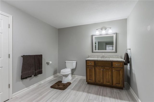 3764 SW Boulder Drive, Lee's Summit, MO 64082