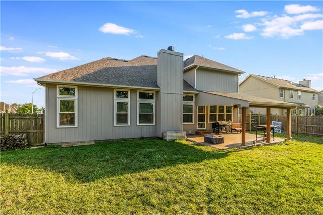 3764 SW Boulder Drive, Lee's Summit, MO 64082