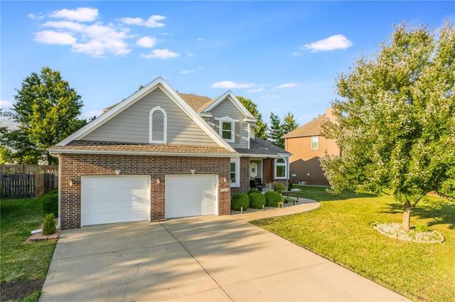 3764 SW Boulder Drive, Lee's Summit, MO 64082