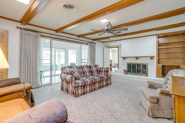 411 S Waco Street, Weatherford, TX 76086