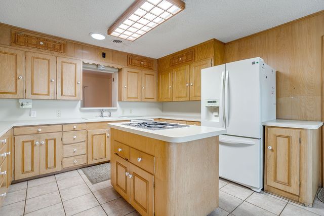 411 S Waco Street, Weatherford, TX 76086