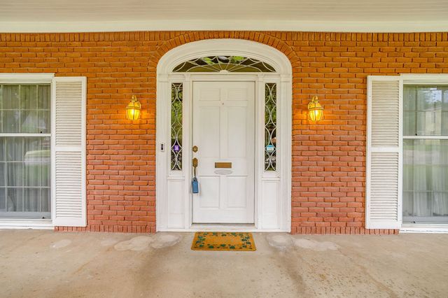 411 S Waco Street, Weatherford, TX 76086