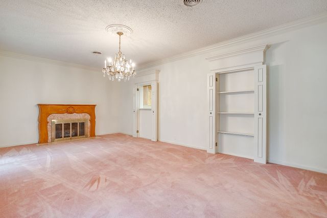 411 S Waco Street, Weatherford, TX 76086