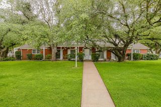 411 S Waco Street, Weatherford, TX 76086
