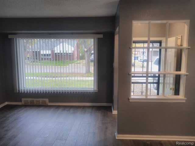 22501 KENDALL Street, Detroit, MI 48223