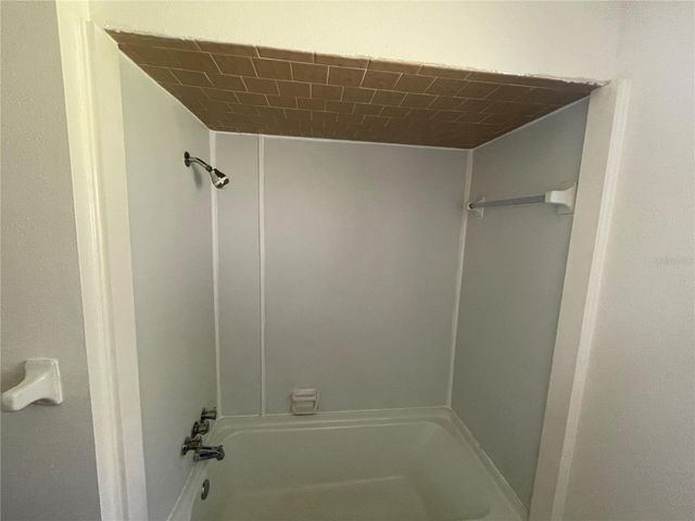 5852 ODOM ROAD, Lakeland, FL 33809