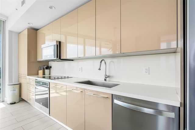 2000 Metropica Way 1410, Sunrise, FL 33323