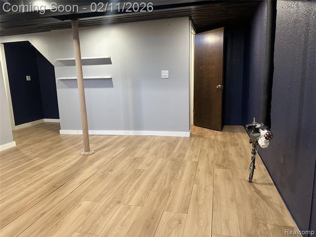 1806 N Torquay Avenue, Royal Oak, MI 48073