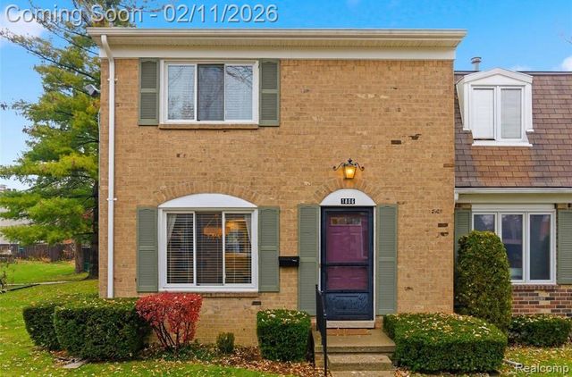 1806 N Torquay Avenue, Royal Oak, MI 48073