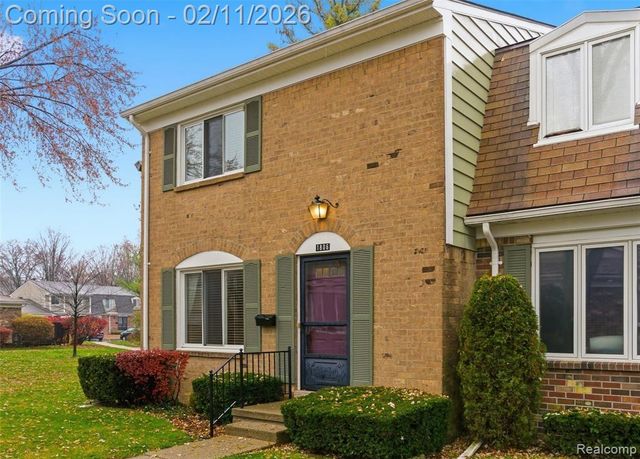 1806 N Torquay Avenue, Royal Oak, MI 48073
