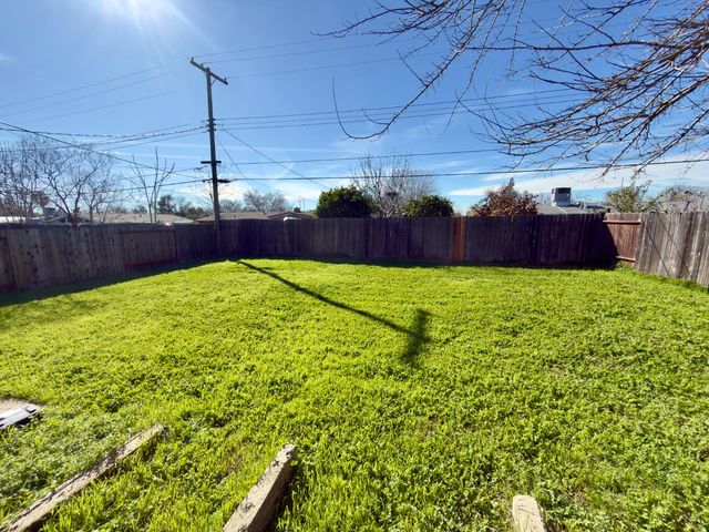 5741 San Vincente Way, North Highlands, CA 95660