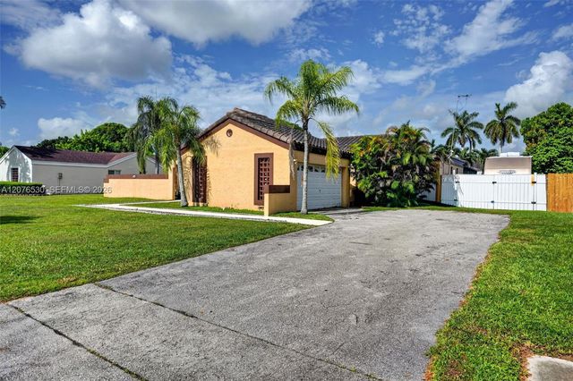 15660 SW 152nd Place, Miami, FL 33187