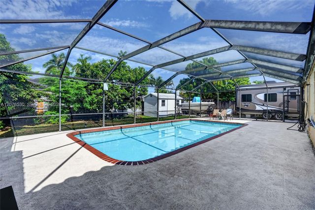 15660 SW 152nd Place, Miami, FL 33187