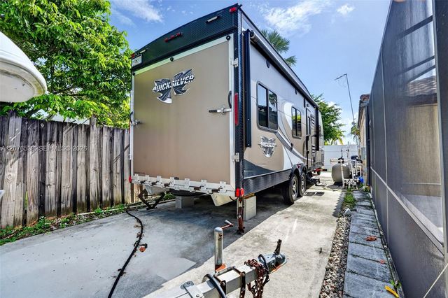 15660 SW 152nd Place, Miami, FL 33187