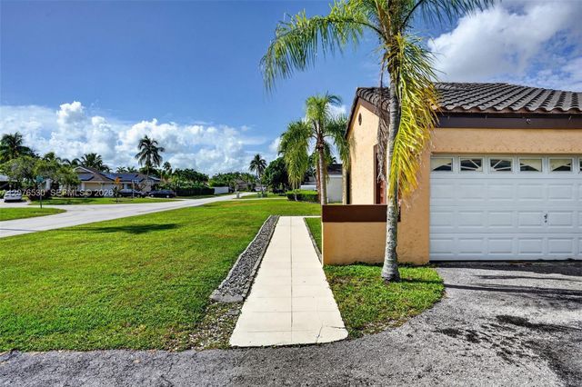 15660 SW 152nd Place, Miami, FL 33187