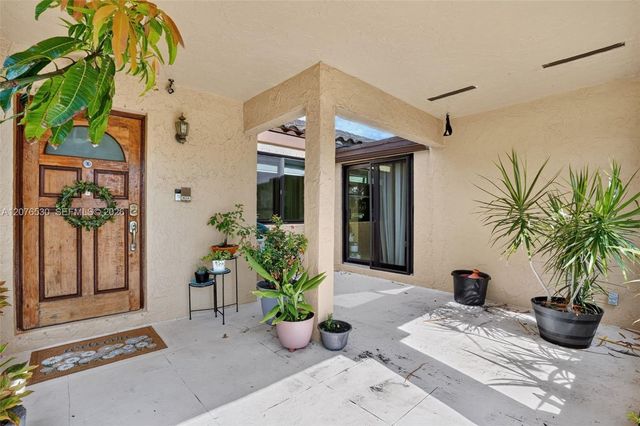 15660 SW 152nd Place, Miami, FL 33187
