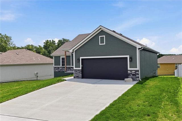 2211 Ashford Street, Excelsior Springs, MO 64024