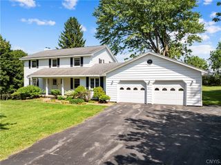 6 Lloyds Lane, New Hartford, NY 13413