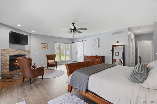 2846 Duana Drive, Milford, MI 48380