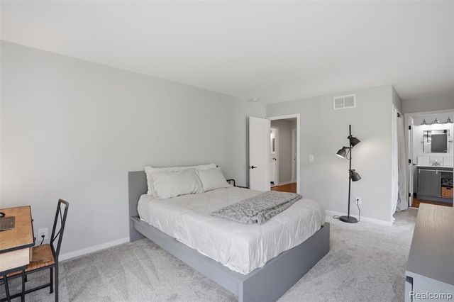 2846 Duana Drive, Milford, MI 48380