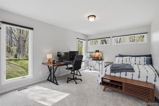2846 Duana Drive, Milford, MI 48380