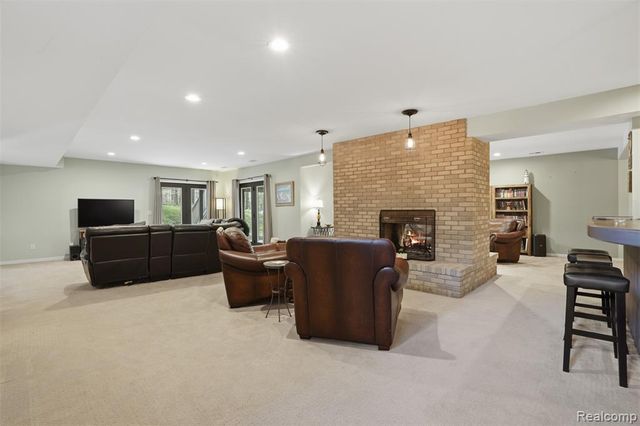 2846 Duana Drive, Milford, MI 48380