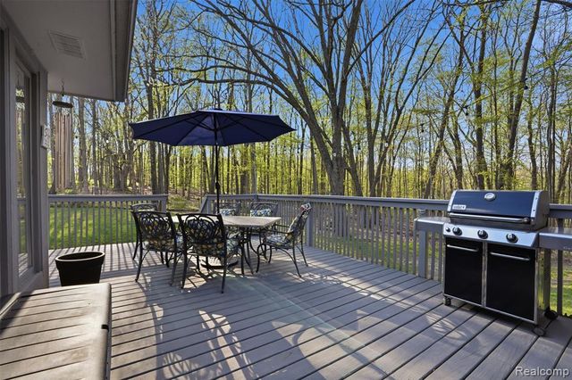 2846 Duana Drive, Milford, MI 48380