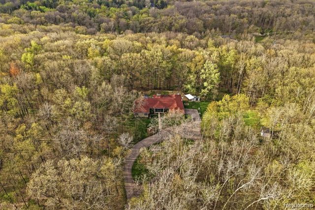 2846 Duana Drive, Milford, MI 48380