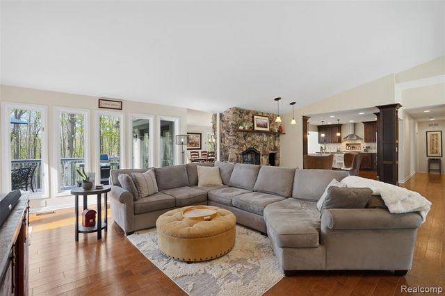 2846 Duana Drive, Milford, MI 48380