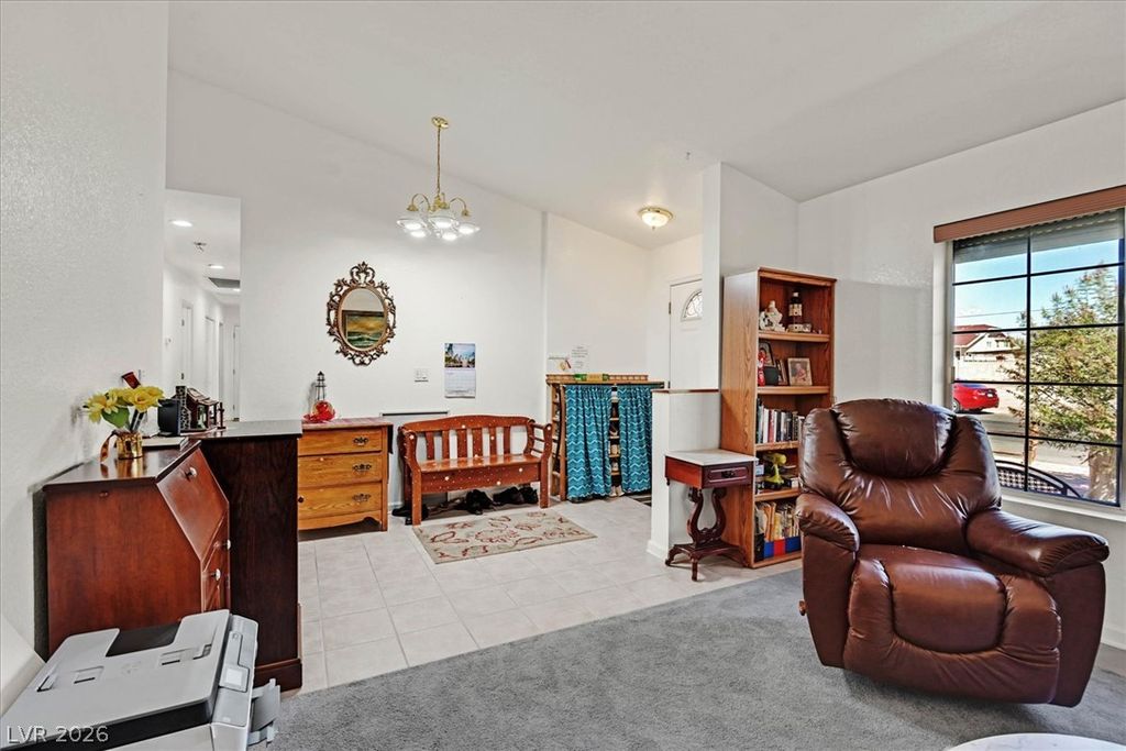 4565 East New York Avenue, Las Vegas, NV 89104 — photo 2