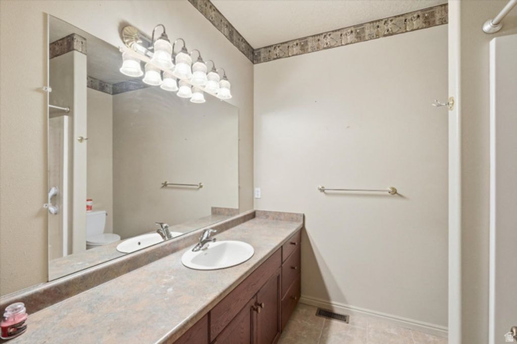 Image 10 of property listing at 560 E 700 N, Logan, UT 84321
