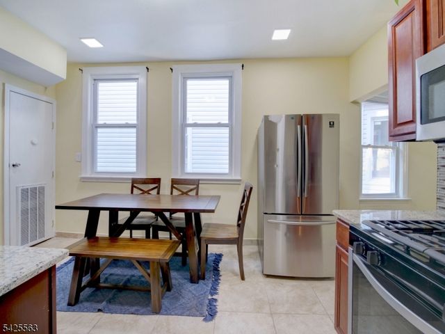 52 Amherst St, East Orange City, NJ 07018