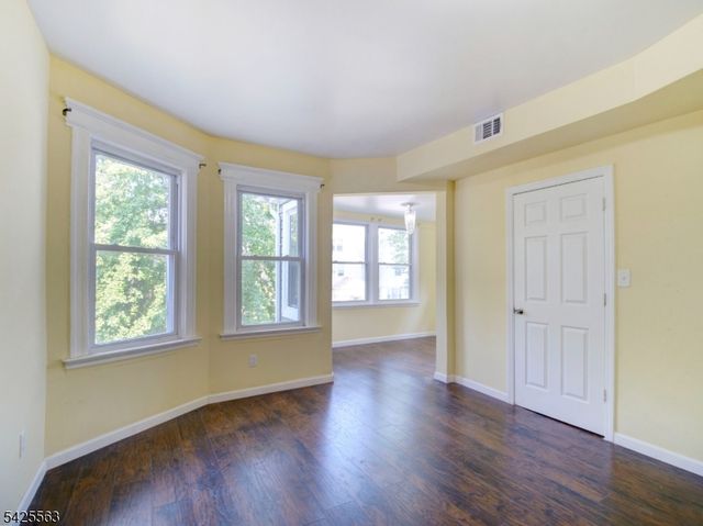 52 Amherst St, East Orange City, NJ 07018