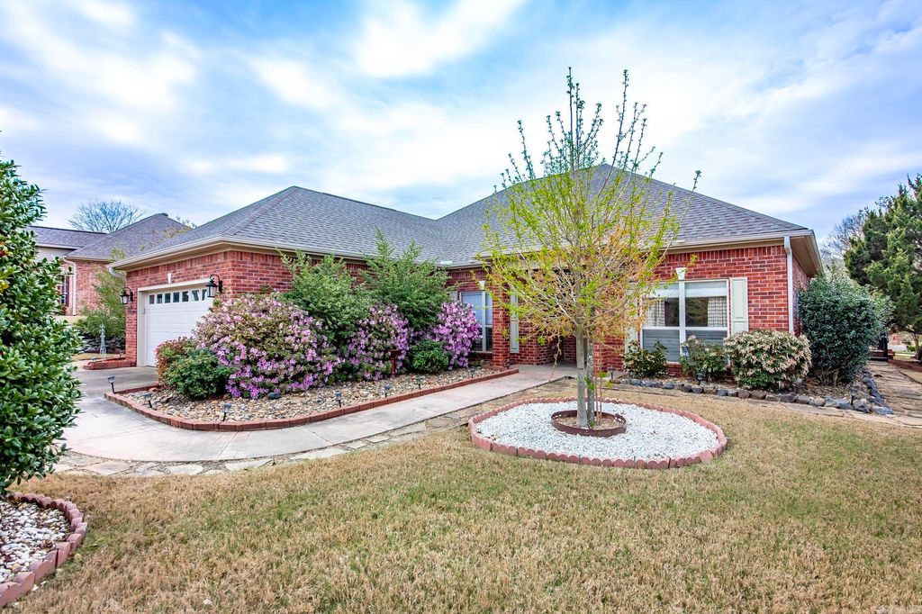 323 OLD HICKORY STREET, Hot Springs, AR 71913