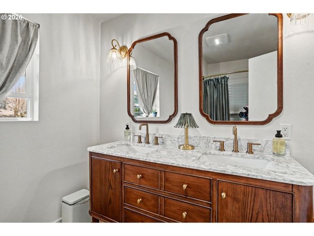 283 DELMAR Dr, Salem, OR 97303