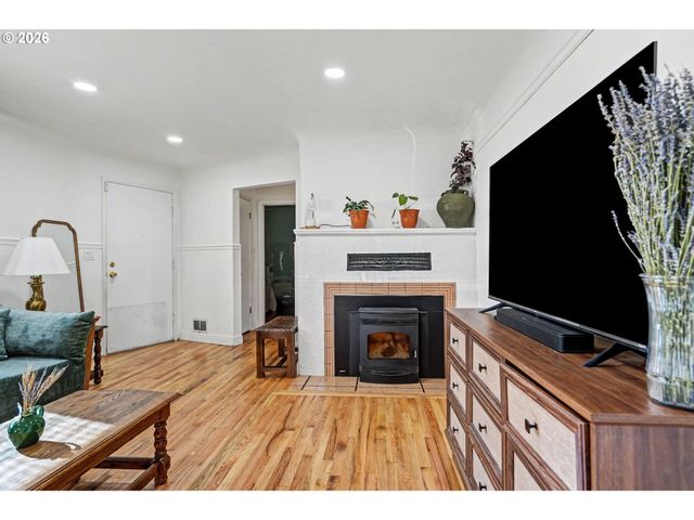 283 DELMAR Dr, Salem, OR 97303