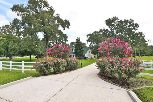 34310 High Point Drive, Magnolia, TX 77355