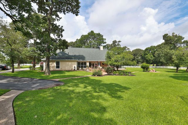 34310 High Point Drive, Magnolia, TX 77355