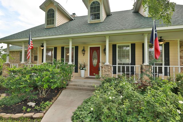 34310 High Point Drive, Magnolia, TX 77355