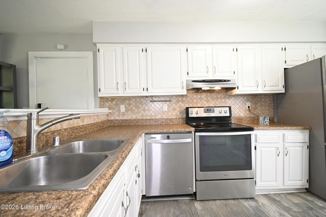 4617 Middleburg Ct, Louisville, KY 40241