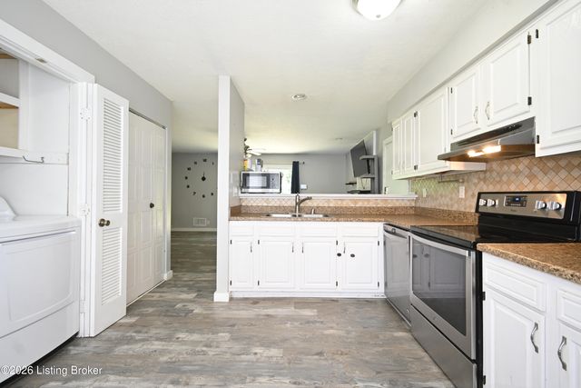 4617 Middleburg Ct, Louisville, KY 40241
