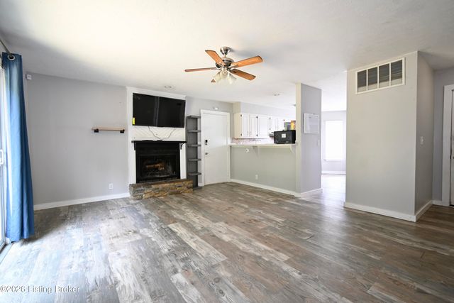 4617 Middleburg Ct, Louisville, KY 40241