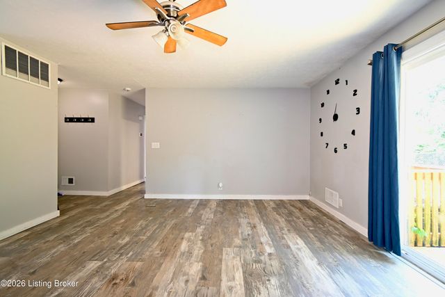 4617 Middleburg Ct, Louisville, KY 40241