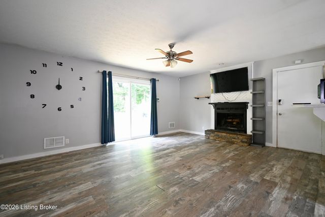 4617 Middleburg Ct, Louisville, KY 40241