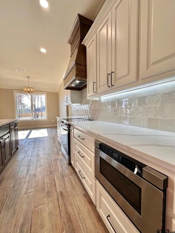 195 Clara Ln, Kilgore, TX 75662