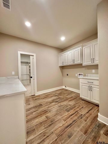 195 Clara Ln, Kilgore, TX 75662