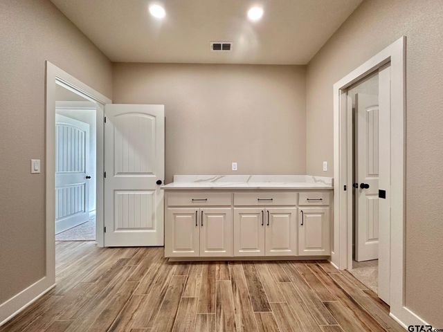 195 Clara Ln, Kilgore, TX 75662