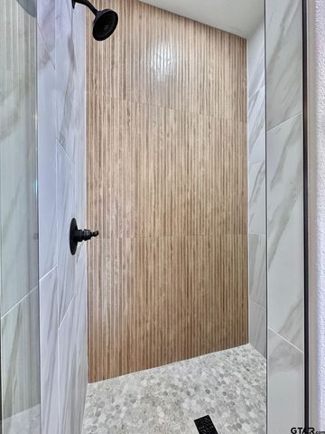 195 Clara Ln, Kilgore, TX 75662